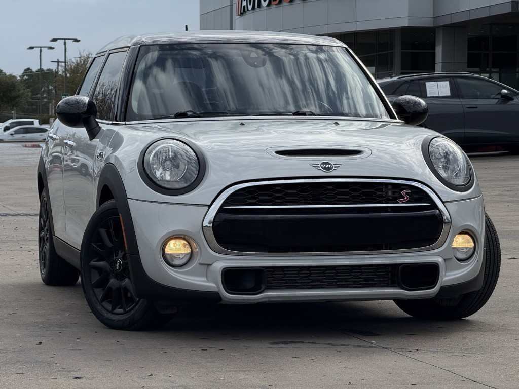 2019 MINI Cooper Image 3