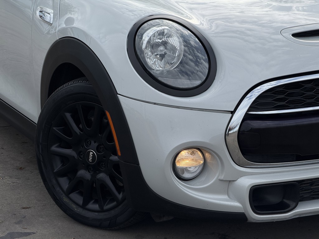 2019 MINI Cooper Image 12