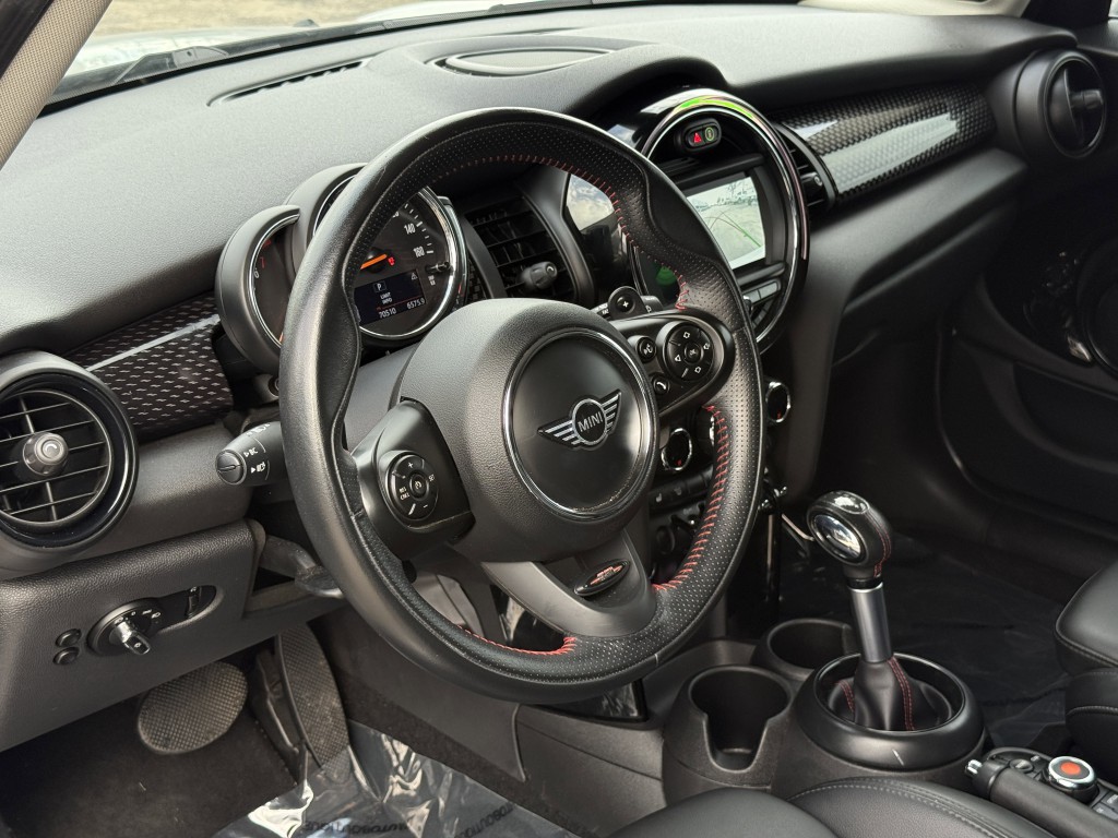 2019 MINI Cooper Image 13