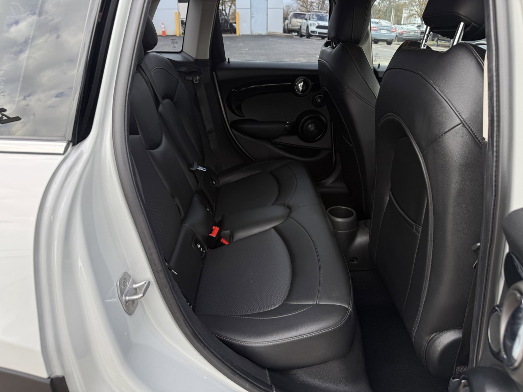 2019 MINI Cooper Image 30