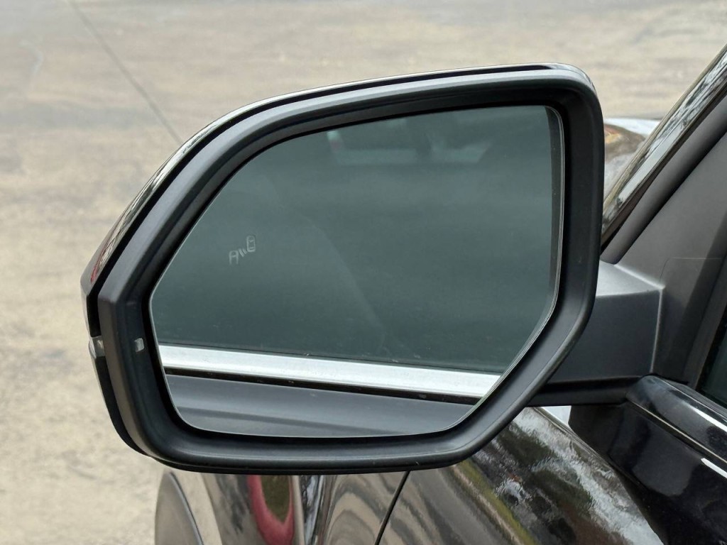 2023 Volkswagen Atlas Cross Sport Image 13