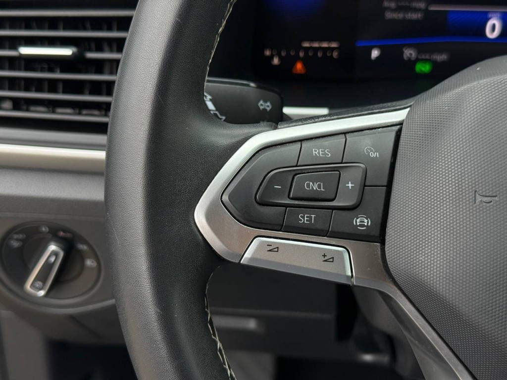 2023 Volkswagen Atlas Cross Sport Image 18