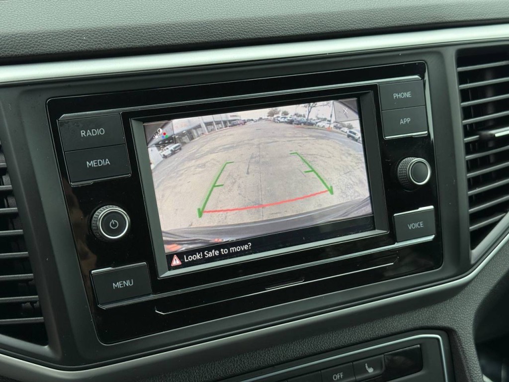 2023 Volkswagen Atlas Cross Sport Image 23