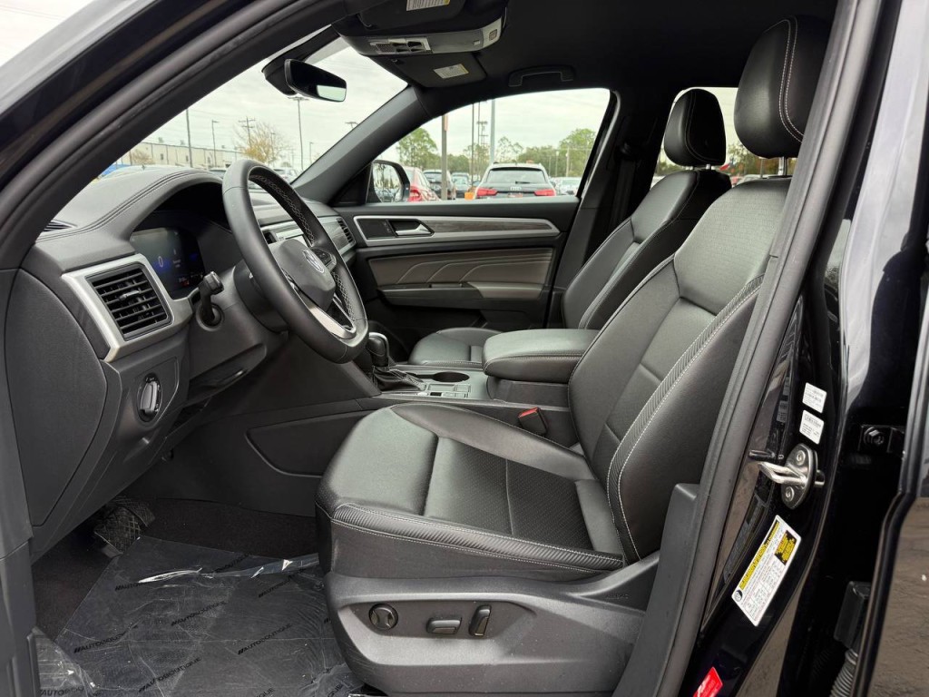 2023 Volkswagen Atlas Cross Sport Image 27