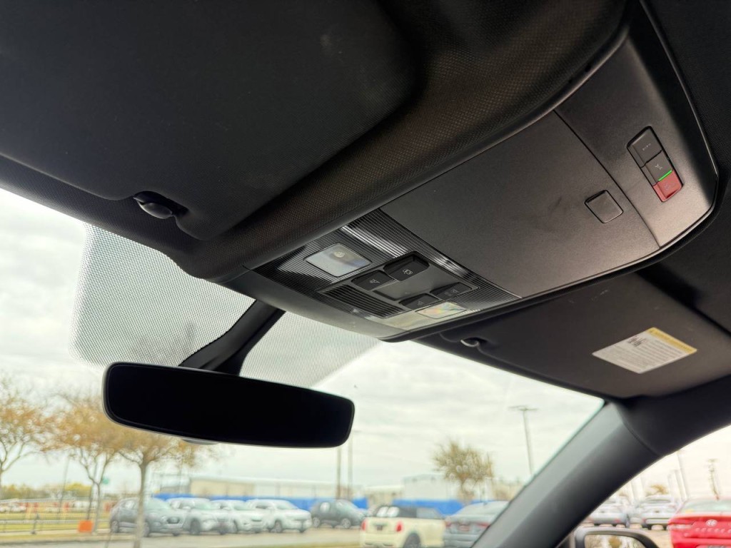 2023 Volkswagen Atlas Cross Sport Image 30