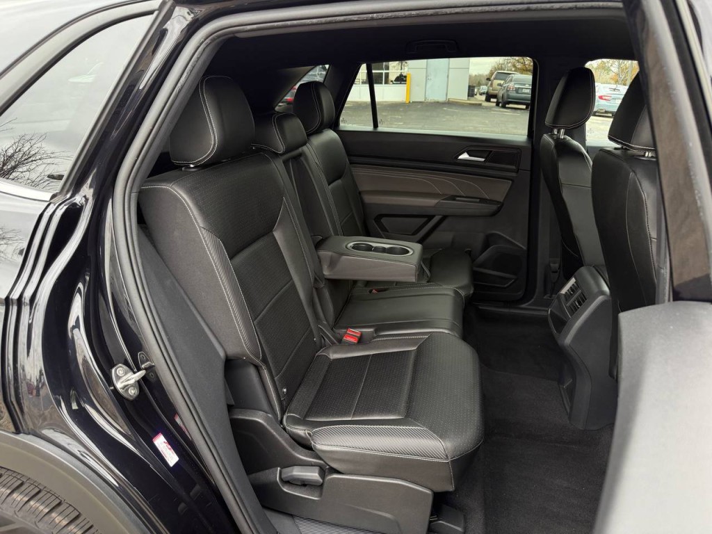 2023 Volkswagen Atlas Cross Sport Image 31