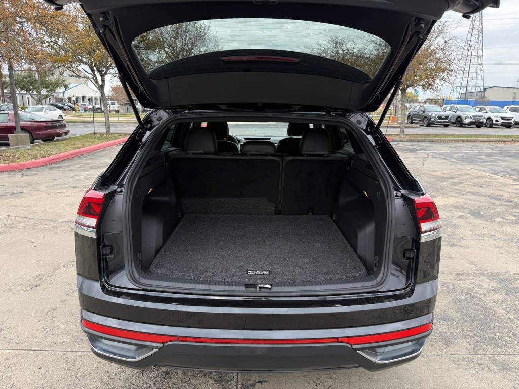 2023 Volkswagen Atlas Cross Sport Image 34