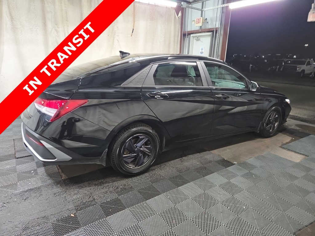 2024 Hyundai Elantra Image 7