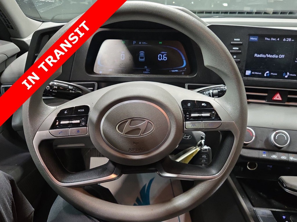 2024 Hyundai Elantra Image 8