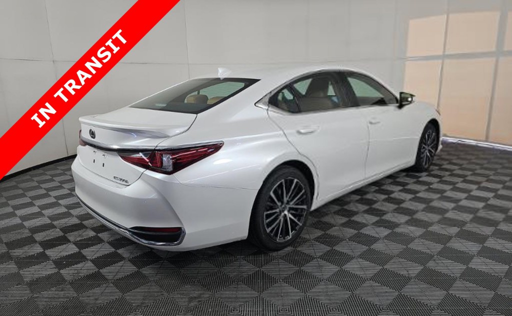 2023 Lexus ES Image 7