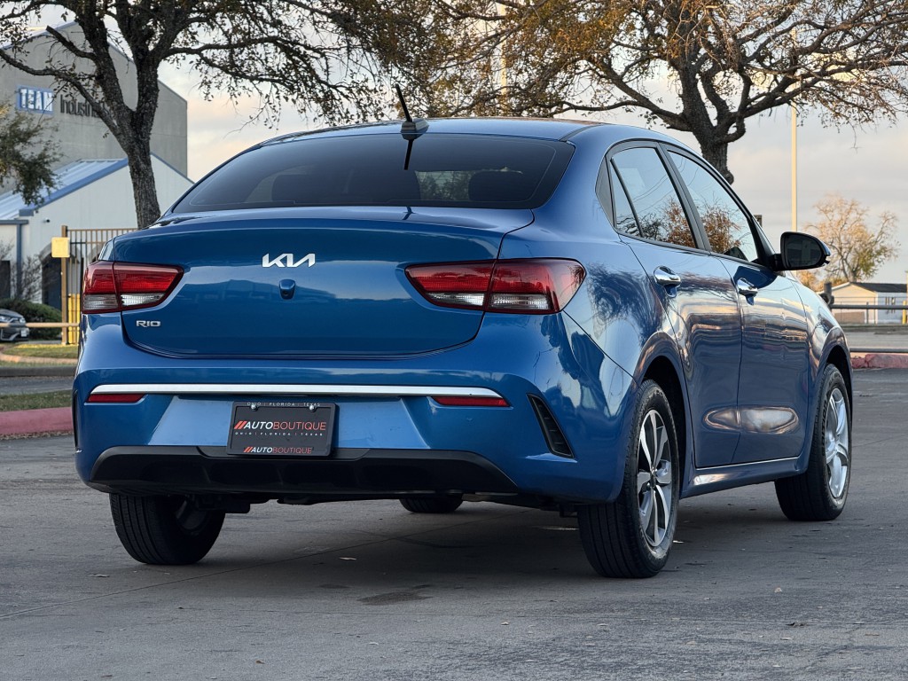 2022 Kia Rio Image 9