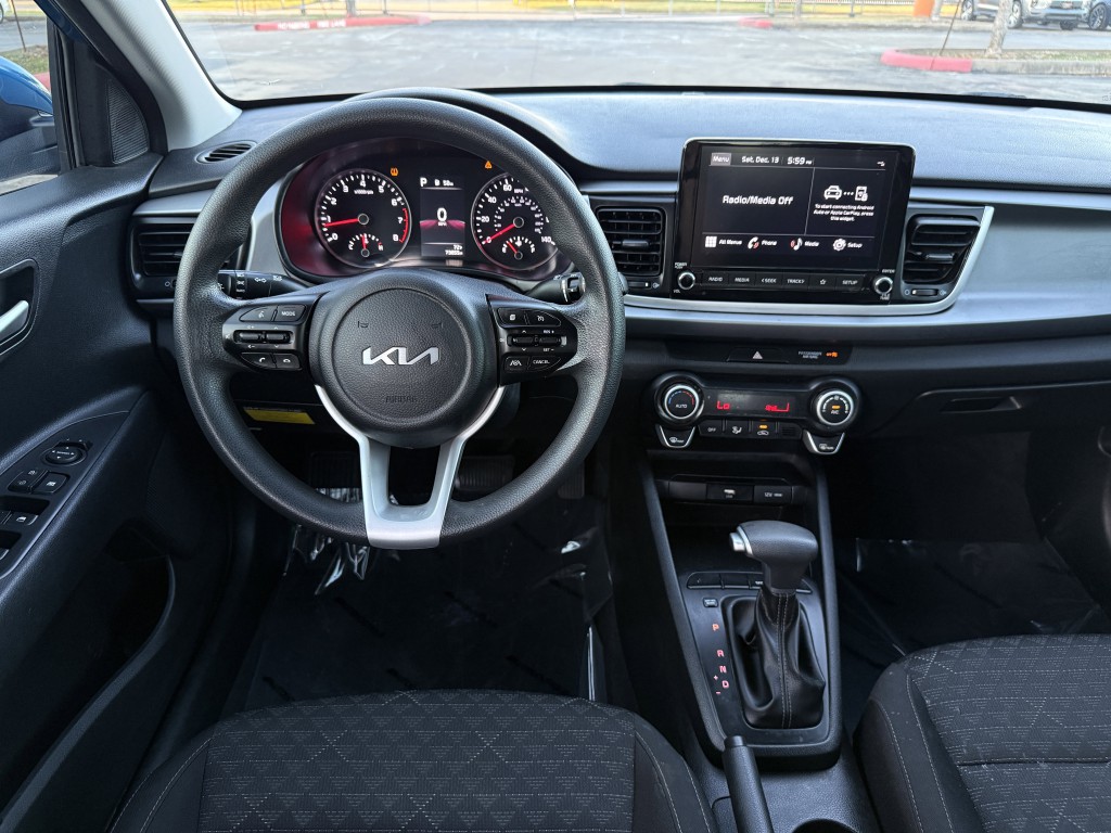 2022 Kia Rio Image 13