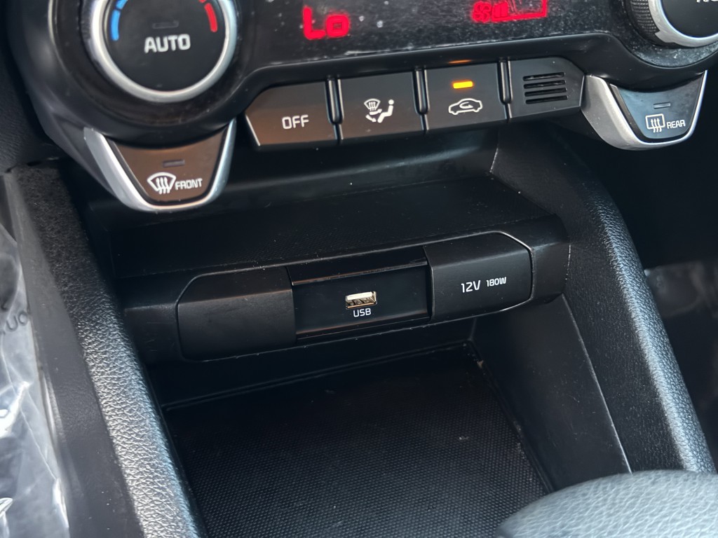 2022 Kia Rio Image 19