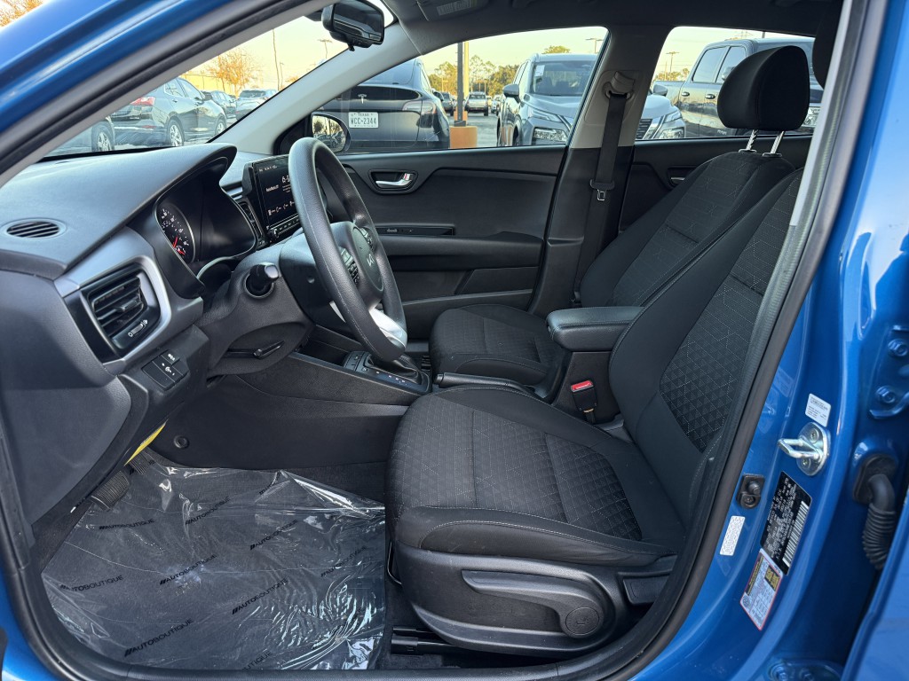 2022 Kia Rio Image 23