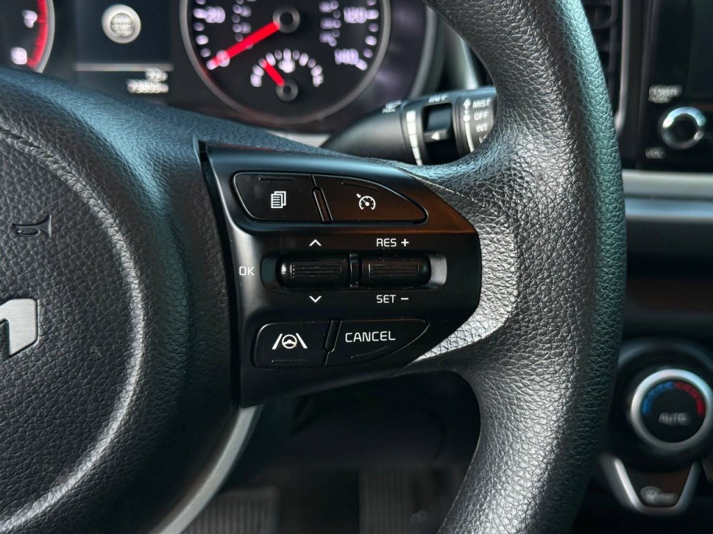 2022 Kia Rio Image 17