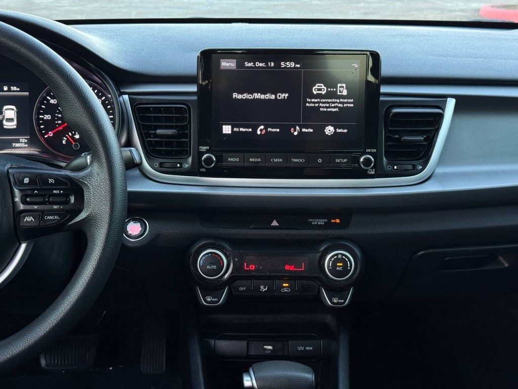 2022 Kia Rio Image 19
