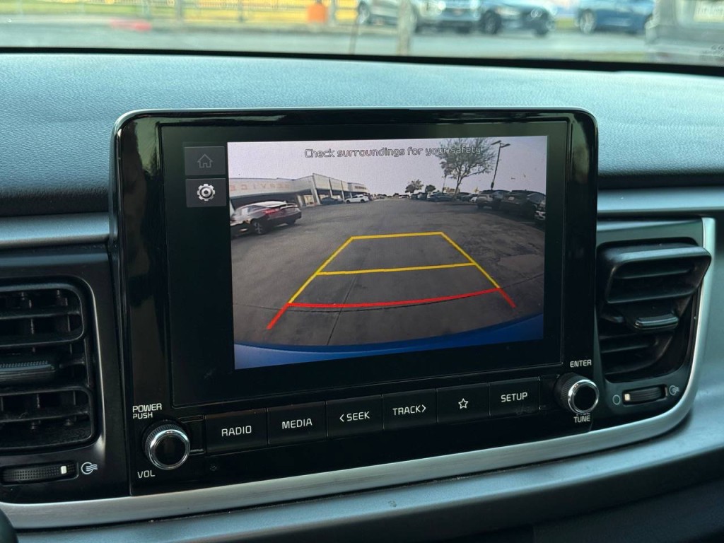 2022 Kia Rio Image 21