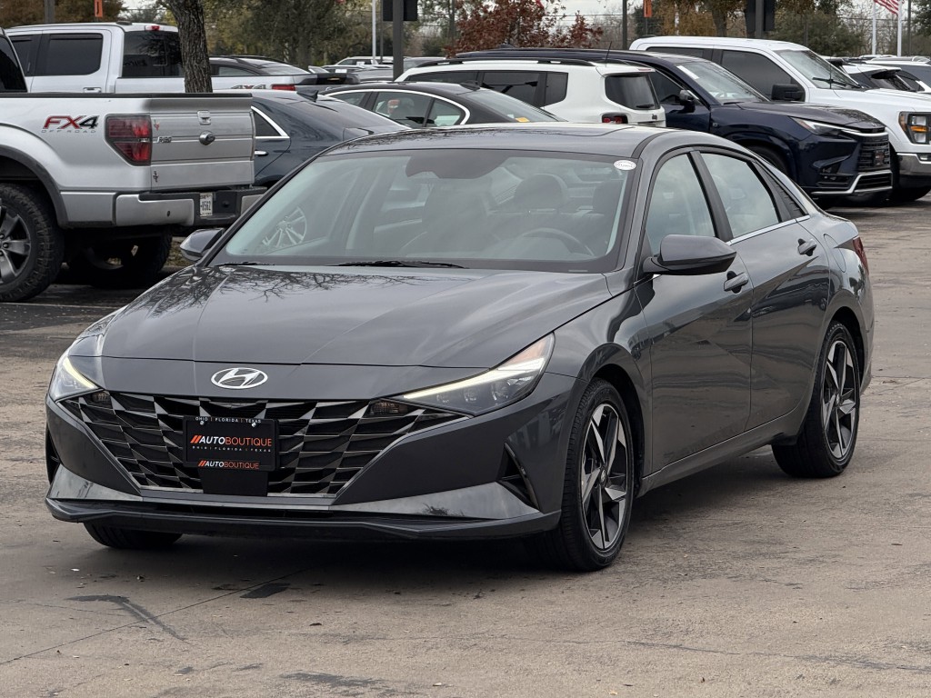2023 Hyundai Elantra Image 5