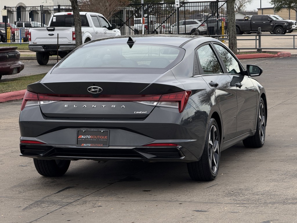 2023 Hyundai Elantra Image 10