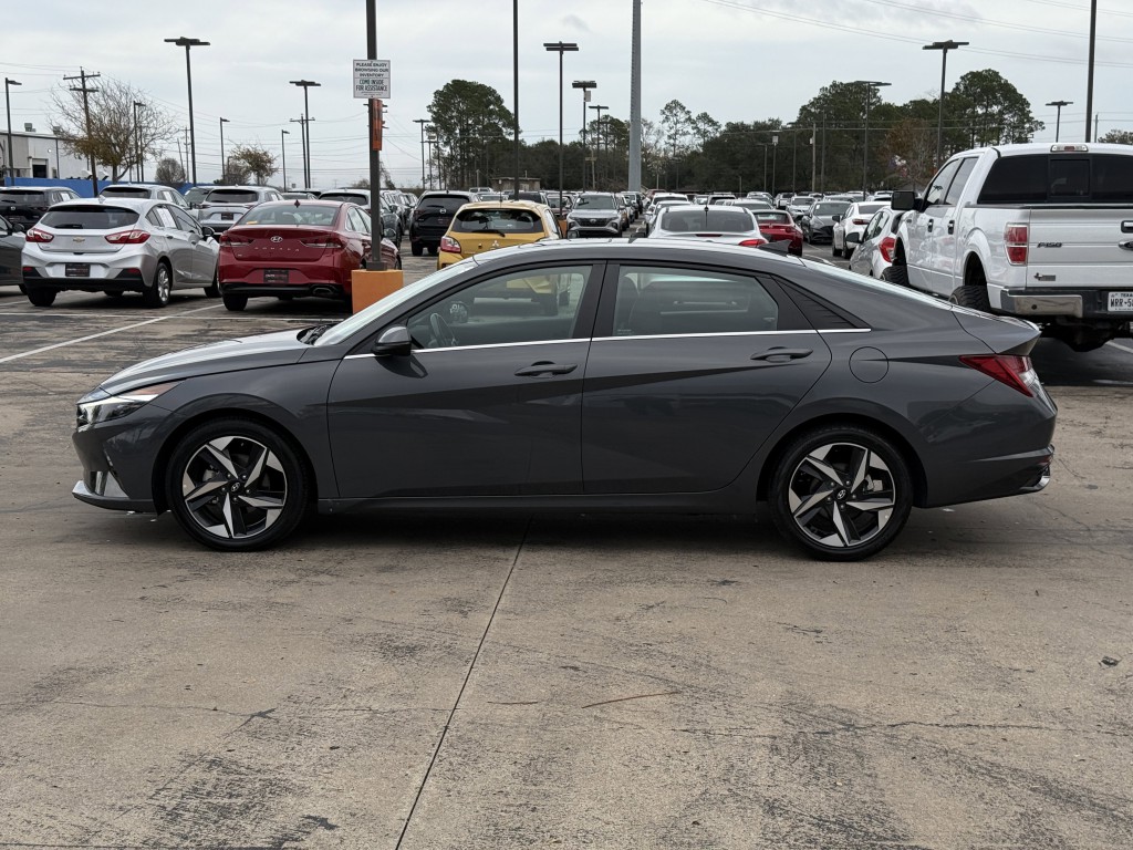 2023 Hyundai Elantra Image 11