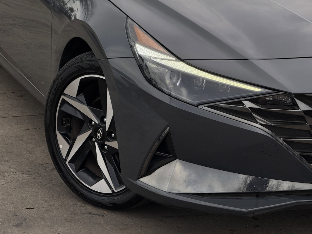 2023 Hyundai Elantra Image 12