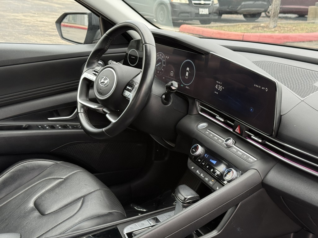 2023 Hyundai Elantra Image 15