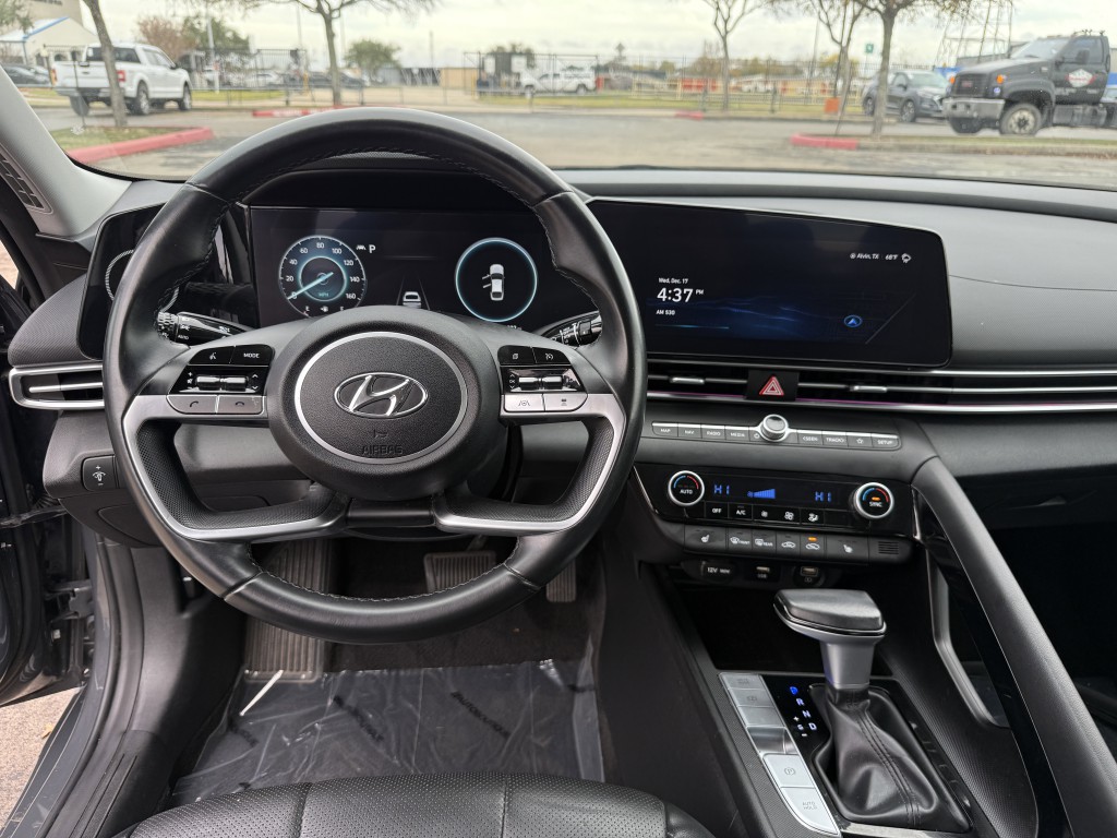 2023 Hyundai Elantra Image 16