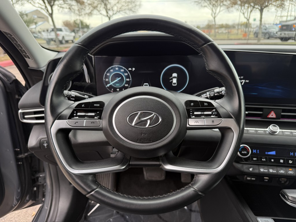 2023 Hyundai Elantra Image 17