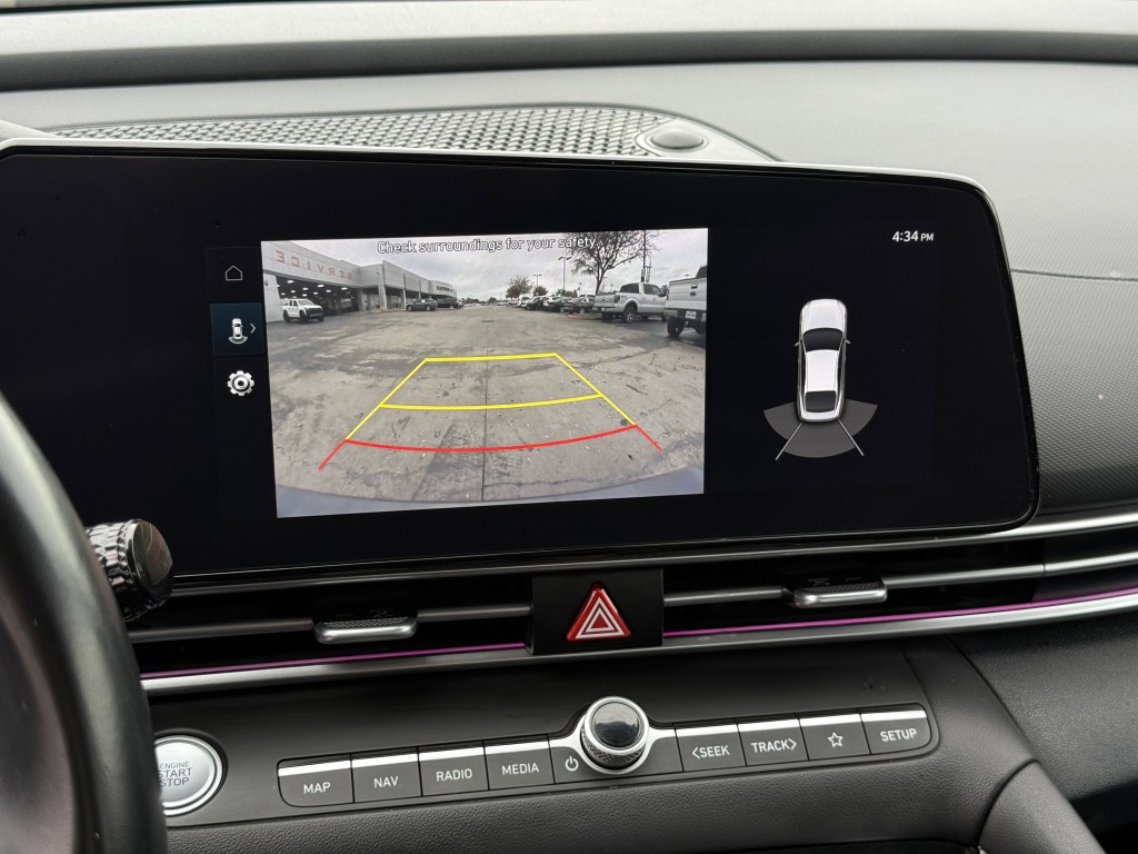 2023 Hyundai Elantra Image 23