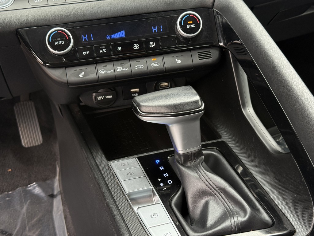 2023 Hyundai Elantra Image 24