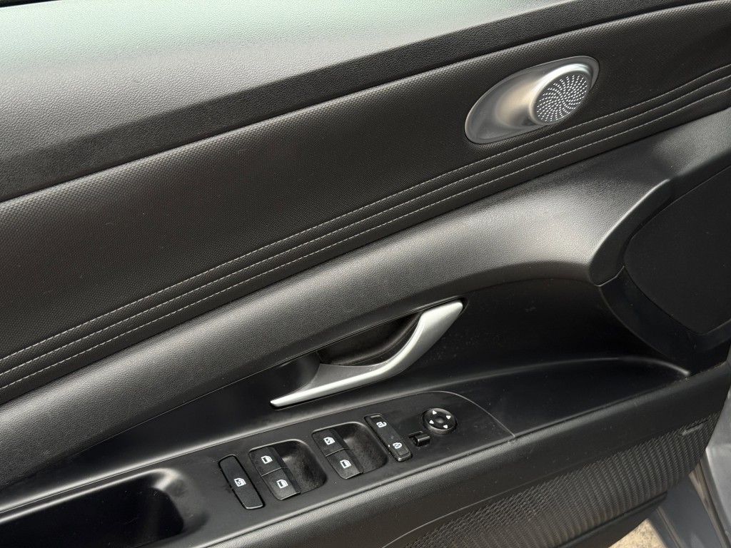 2023 Hyundai Elantra Image 25