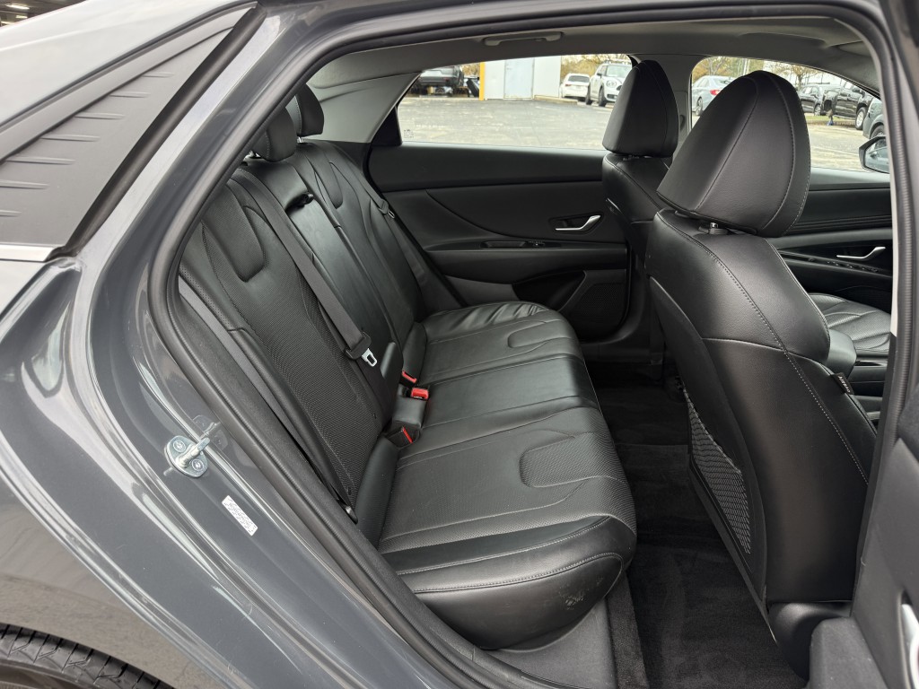 2023 Hyundai Elantra Image 32
