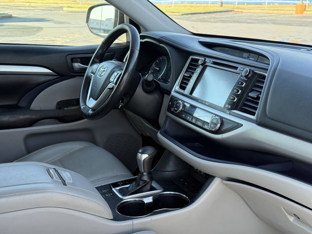 2019 Toyota Highlander Image 14