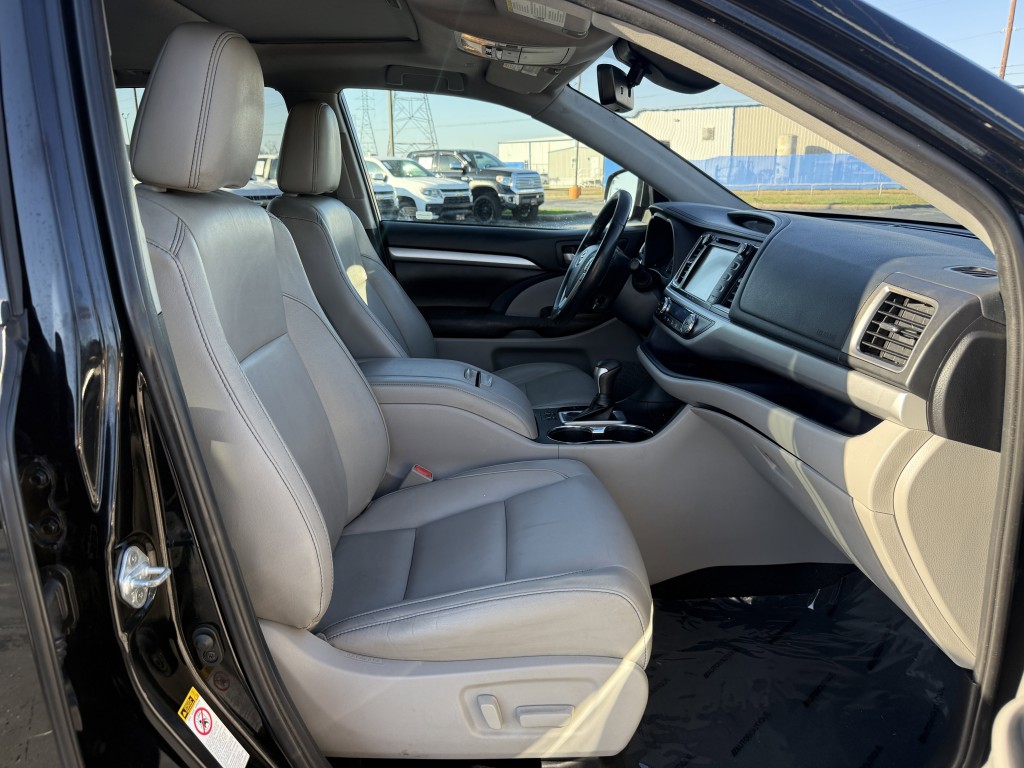 2019 Toyota Highlander Image 28