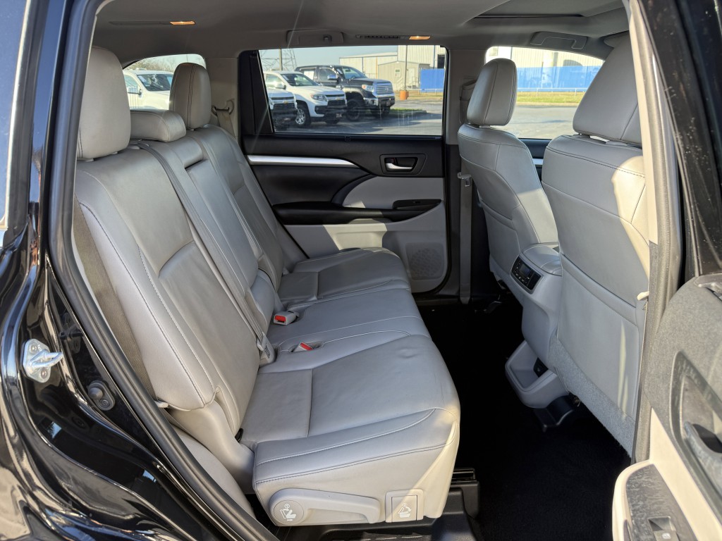 2019 Toyota Highlander Image 30