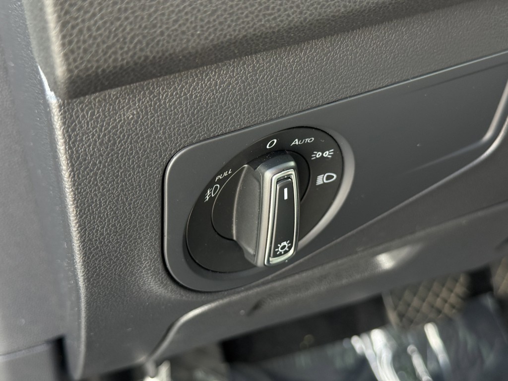 2021 Volkswagen Tiguan Image 25