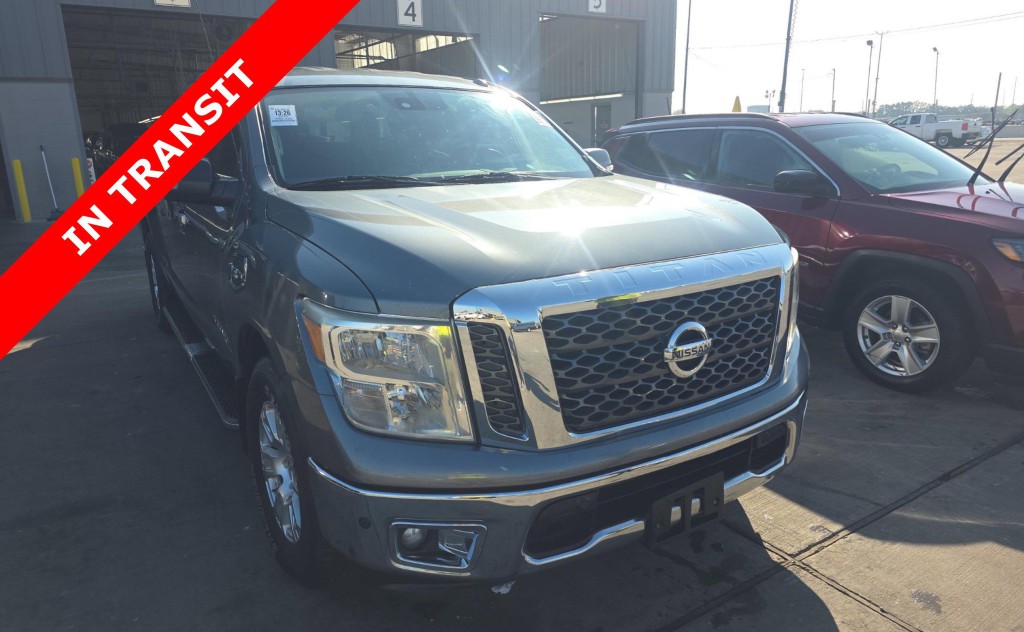 2017 Nissan Titan Image 5