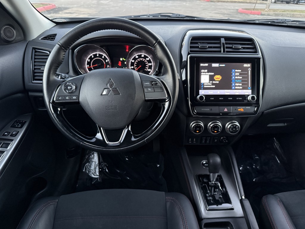 2024 Mitsubishi Outlander Image 16