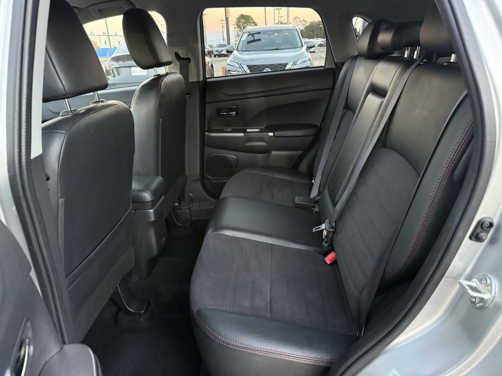 2024 Mitsubishi Outlander Image 31