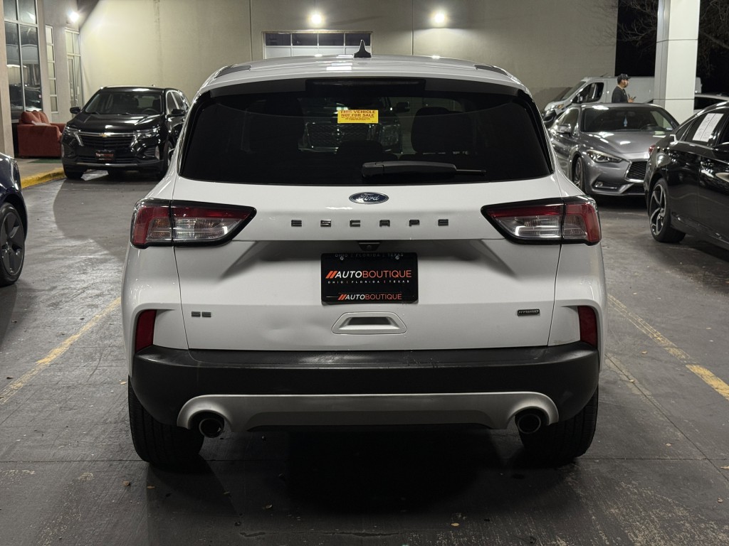 2021 Ford Escape Image 8