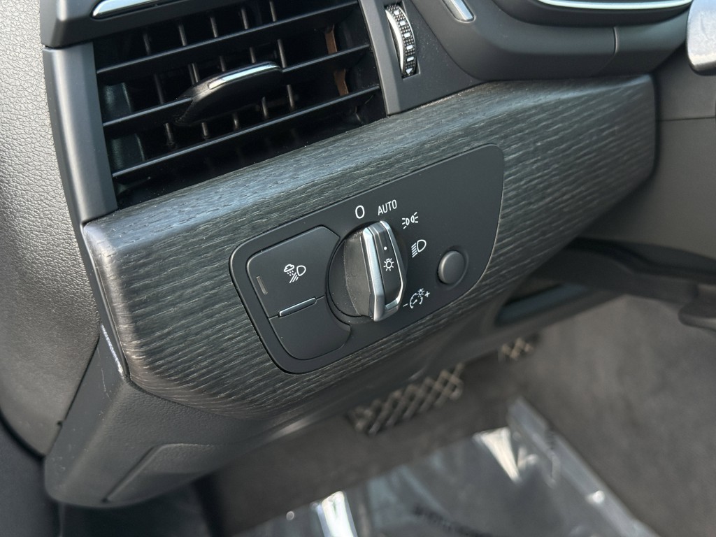 2018 Audi A4 Image 25