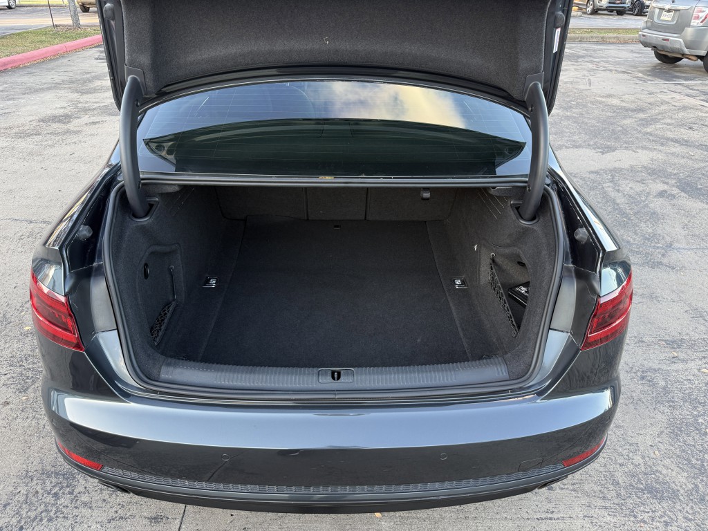 2018 Audi A4 Image 34