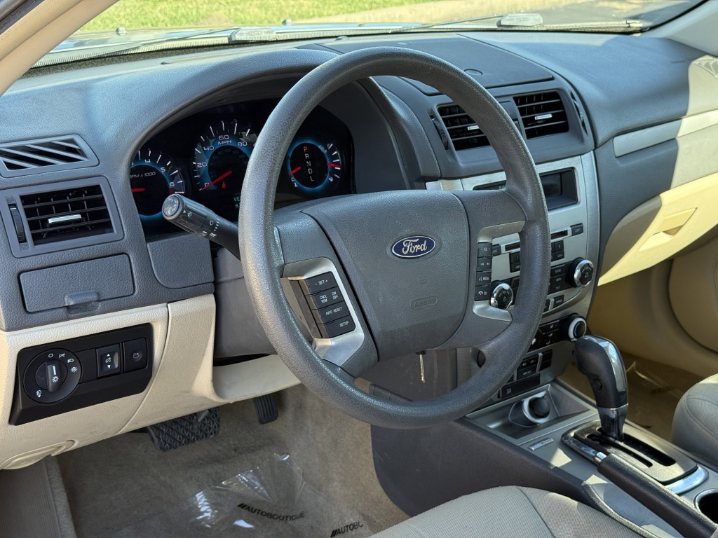 2011 Ford Fusion Image 12