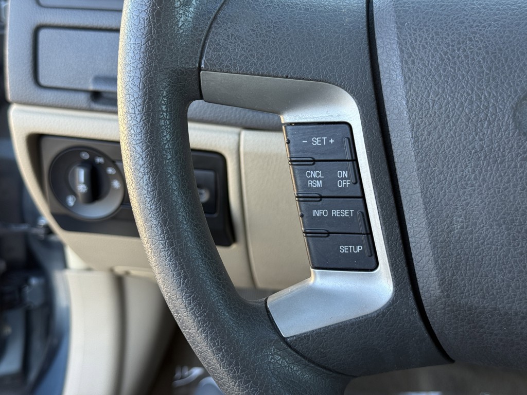 2011 Ford Fusion Image 16