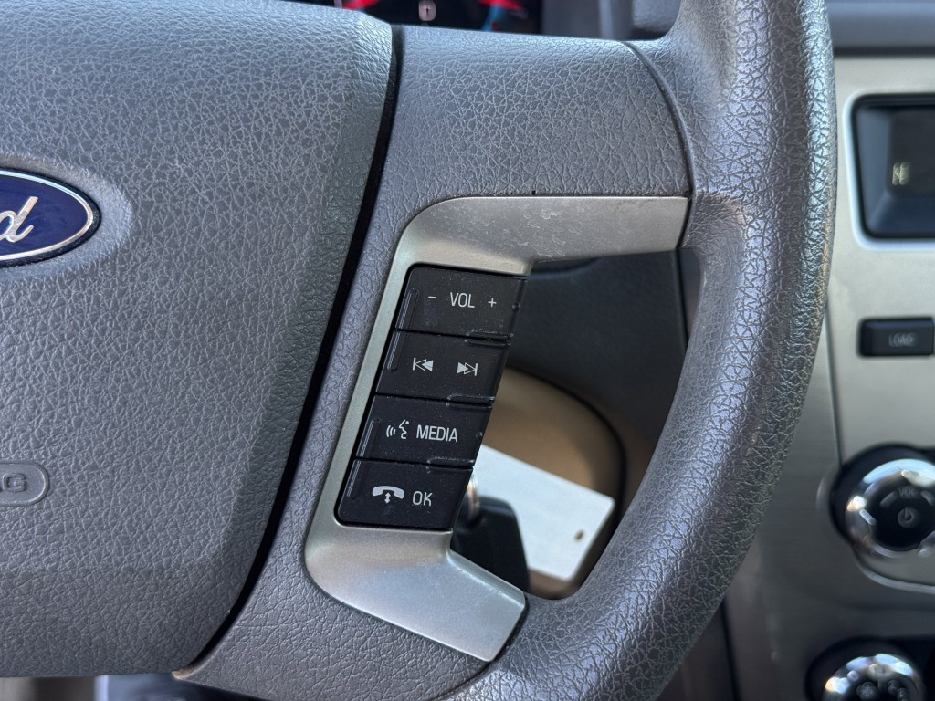 2011 Ford Fusion Image 17