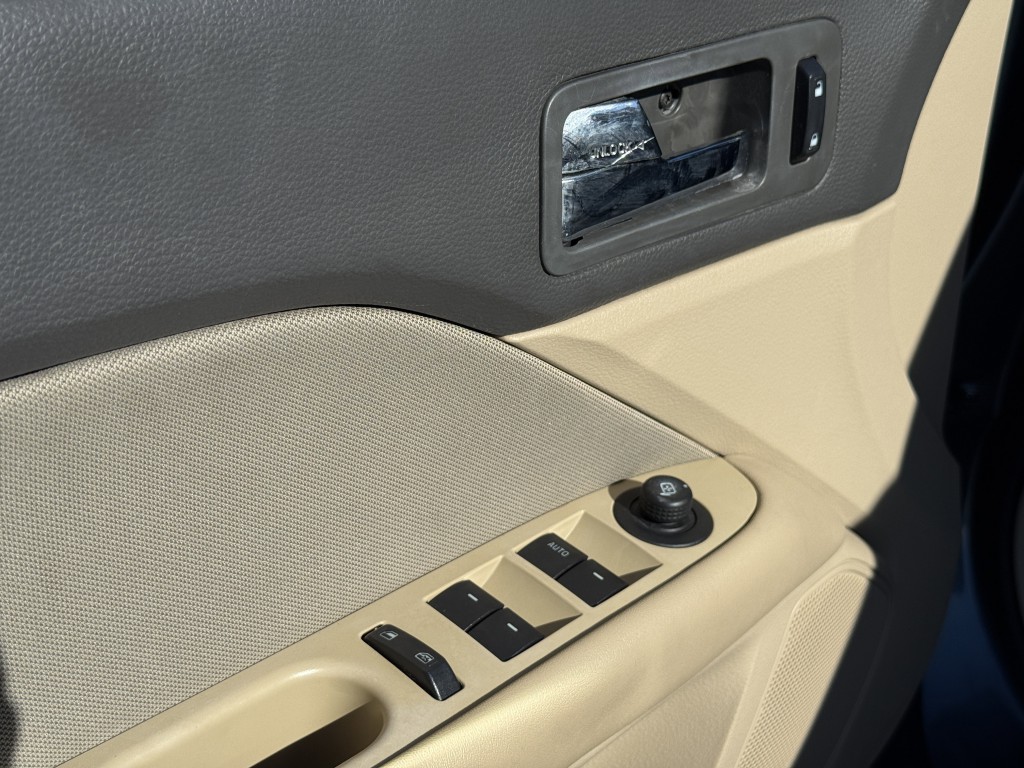 2011 Ford Fusion Image 22