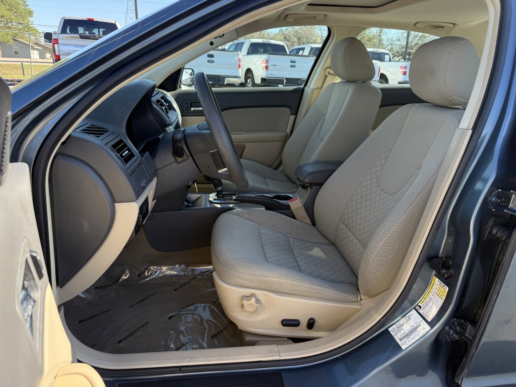 2011 Ford Fusion Image 24