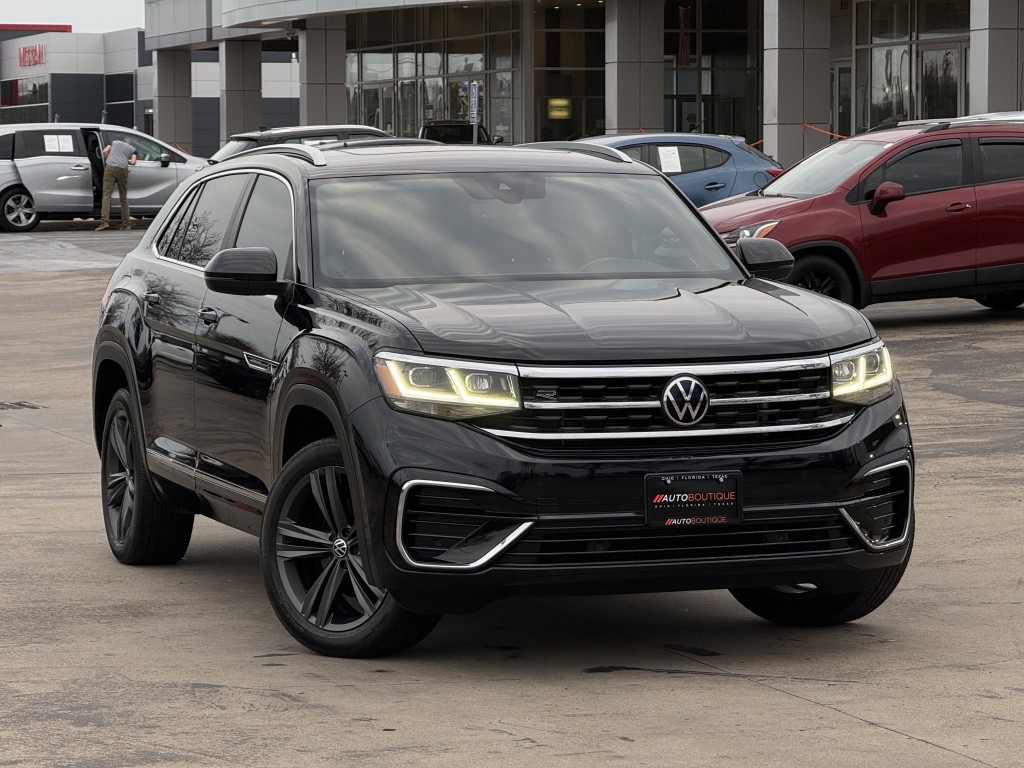 2022 Volkswagen Atlas Cross Sport Image 3