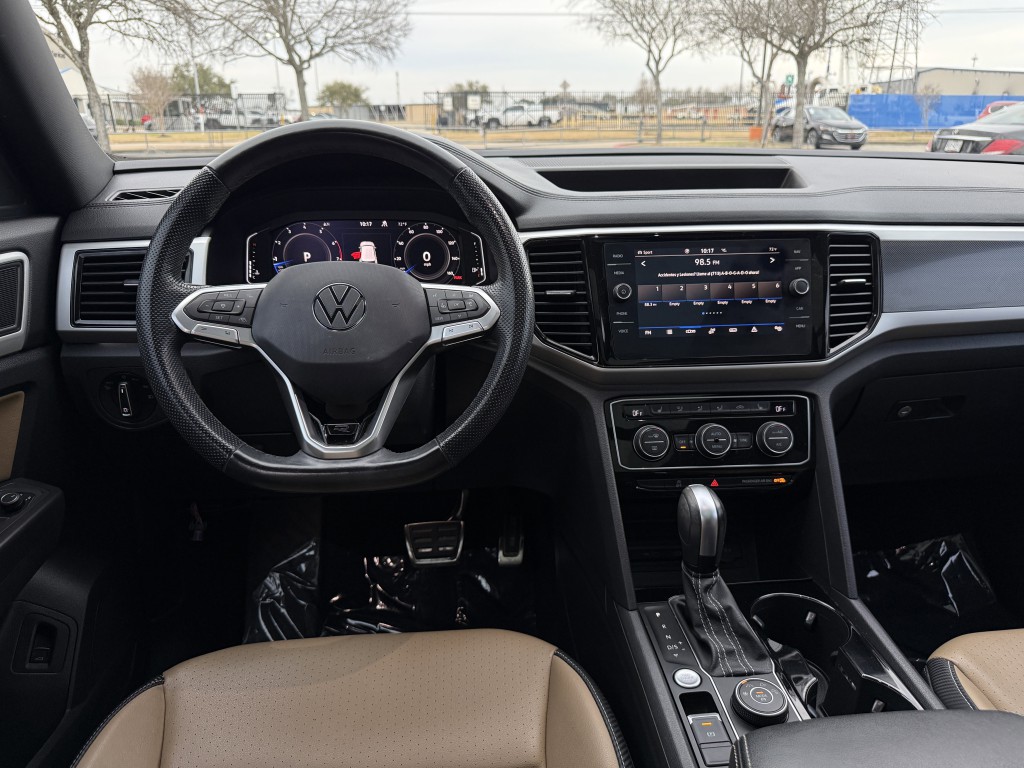 2022 Volkswagen Atlas Cross Sport Image 16
