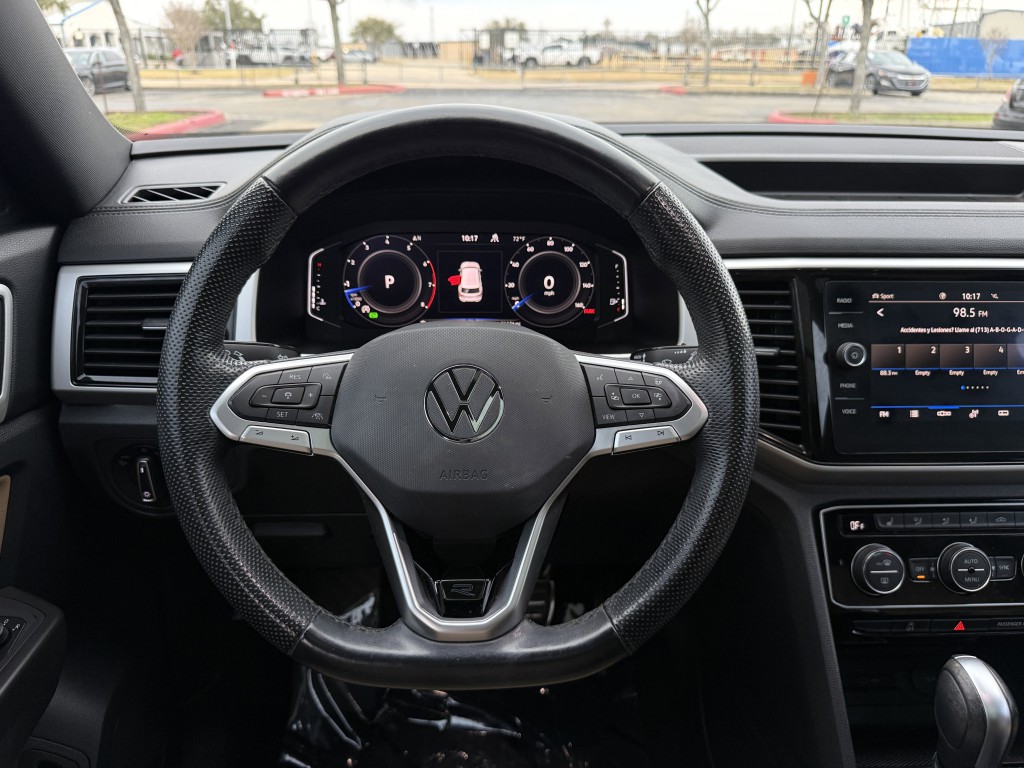 2022 Volkswagen Atlas Cross Sport Image 17